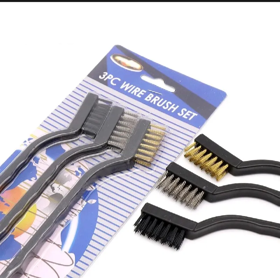 7-in-1 Bike Cleaning Kit – 3 Cleaning Sprays, 3 Wire Brushes & Microfiber Cloth